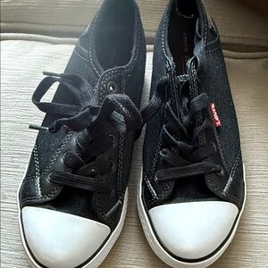 Levi's Black and White Casual Sneakers